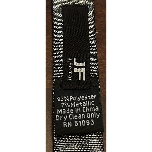 J. Ferrar Gray 93% Polyester Men’s Bowtie Made In China - Picture 3 of 4